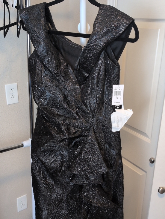 Xscape Dresses & Skirts - Xscape One-Shoulder Black Textured Evening Dress Size 12 DEFECT
